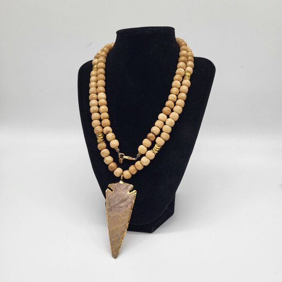 Beaded Necklace With Gold-Edged Stone Arrowhead Pendant *Flaw - Picture 2 of 13